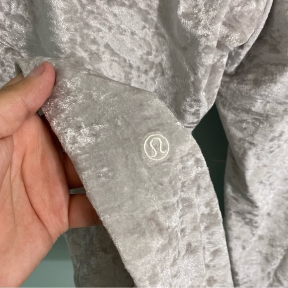 Lululemon Ready to Crush Jogger Cream Velvet Sz 10 W5DAKS - Picture 3 of 4